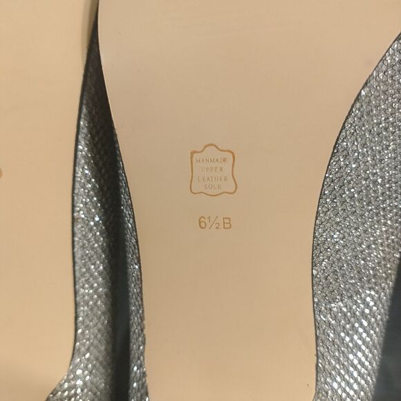 Caparros Woman's SZ 6.5B Silver Mesh Pumps Peep Toe Toe Heels Bow. - Picture 4 of 9